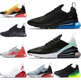 sexy nackte schwarze Turnschuhe