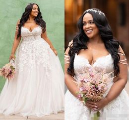 African Plus Size A-Line Wedding Dresses Sexy Spaghetti Straps Lace Applique Tulle Sweep Train Garden Country Wedding vestido de n281j