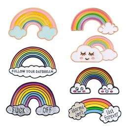 -Arco-íris e nuvens desenhos animados arco-íris broches coleção moda metal broche pinos crachás presentes para mulheres homens crianças