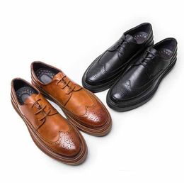 Top Quality Leather Men Brogues Shoes Lace-Up Bullock Business Dress Men Oxfords Shoes Male Formal Shoes