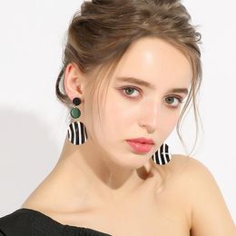 Trendy simple Round Black White fringe Drop Earrings For Women Long Acrylic stripe Tassel statement Dangle Earrings Fashion Jewelry