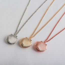 3 Color Shell Pendant Necklaces Mermaid Shell Necklace for Women Girl Souvenir Statement Creative Beach Jewelry Christmas Gift