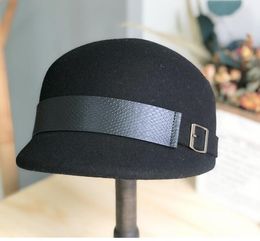 Fashion-Light luxurious French woollen cloth equestrian hat: Britishralian woollen hat, autumn and winter fashionable knight hat