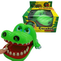 Lagre Creative Practical Jokes Mouth Tooth Alligator Hand Children's Toys Family Games Classic Biting Finger Crocodile Game VT0103