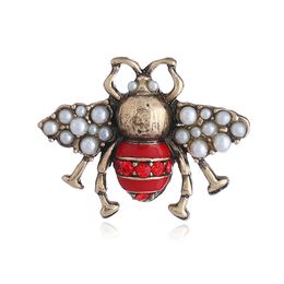 Wholesale-European and American antique clothing explosive three-dimensional pearl pin cute new bee Brooch