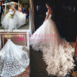 -2020 Speranza Couture Vestidos de casamento da princesa com flores e borboletas em Long Train árabe Oriente Médio Igreja vestido de casamento do jardim