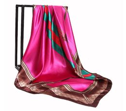 Bandana Damen Hijab Schal Mode Retro Damen Seidenschal Kettendruckmuster 9090 cm großer quadratischer Schal Strandkap Kopftuch