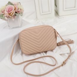 Luxuriöse Designer-Handtaschen für Damen, LOU CAMERA-Tasche, hochwertige Umhängetasche aus gestepptem Leder mit Quasten