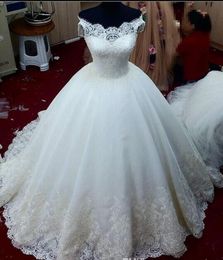 2019 Elegant Lace A-Line Wedding Dresses v neck Capped Sleeves Lace Appliques Lace Up Back Plus Size Custom Made Bridal Gowns vestido de