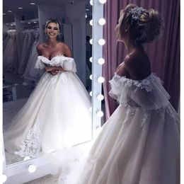 Sexy Gorgeous Off Shoulder Wedding Dresses Off Shoulder Ruffles Handmade Flowers Appliques Bridal Gowns vestidos de novia robe de mariee