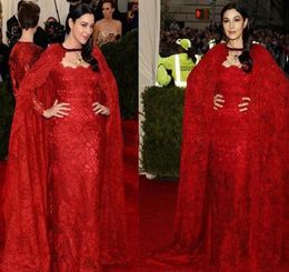 2019 Red Lace Evening Dresses with Cape Arabic Prom Gowns Long Sleeves Formal Dubai Kaftan Party Dress for Women Wear