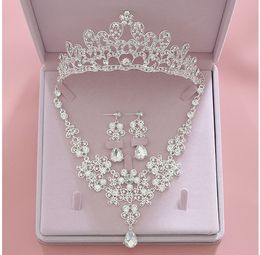 2019 Fashion Crystal Bridal Jewelry Sets Wedding Crown Earrings Necklace Cheap Wedding Bridal Hair Accessories Women Prom Bride Tiara Crowns