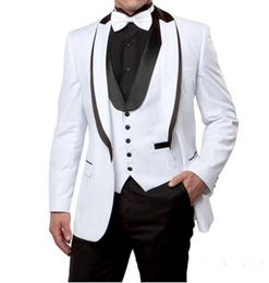 New Trendy Design One Button White Groom Tuxedos Groomsmen Peak Lapel Best Man Suits Mens Wedding Suits (Jacket+Pants+Vest+Tie) 1008