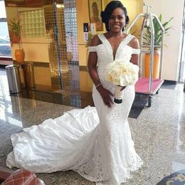 Abiti da sposa moderni in pizzo a sirena con spalle scoperte Perle Abiti da sposa sudafricani Abito da sposa country taglie forti