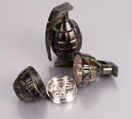 The latest cool camouflage grenade bomb smoke grinder 85X40MM size manual four-layer zinc alloy smoking grinder