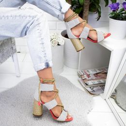 Heißer Verkauf-heißer Verkauf! 1Neueste Sandalen mit hohem Absatz und offener Spitze in Spitzenfarbe, Größe 35–43, 7 cm