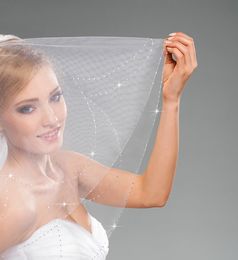 Hot Amazing Elegant Luxury High Quality Best Selling Real Picture Tulle Two Layer Beaded Edge Wedding Veils Bridal Wrist Length AlloyComb