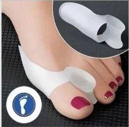 2pcs/lot Toe Hallux Valgus Corrector Silicone Gel Spreader Feet Care Toe separator Bunion Guard Toe Stretcher Straightener 4 Colours