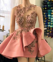 2020 Short Prom Dresses Jewel Neck Lace Appliqued Beads Illusion Ruffles Custom Made Cocktail Party Gowns Cheap Mini Evening Dress