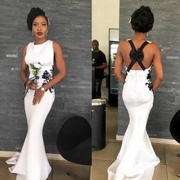 White Mermaid Prom Dresses Criss Cross Straps Sexy Back Lace Appliques Cocktail Party Gowns Sweep Train Jewel Neck Formal Evening Dresses