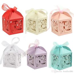 100Pcs MR&MRS Laser Cut Hollow Carriage Baby Shower Favors Boxes Gifts Candy Boxes Favor Holders With Ribbon Wedding Party Favor Decor