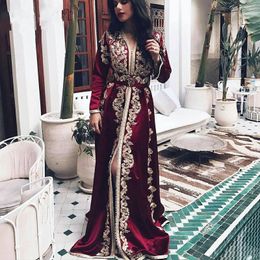 Burgundy Muslim Evening Dress Full Sleeve Gold Applique Slit Vintage Islamic Dubai Kaftan Saudi Arabic Evening Gowns Women Party Robes