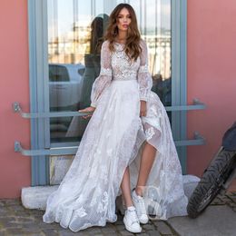 Graceful Lace Beach Wedding Dresses Sheer Bateau Neck Long Sleeves Bohemian Bridal Gowns Appliqued Floor Length robe de mariée
