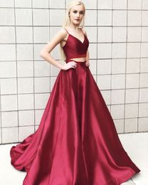 Two Pieces Set Simple Design Prom Dress Spaghetti Straps Tops Satin Homecoming Dress robe de soiree Custom Made
