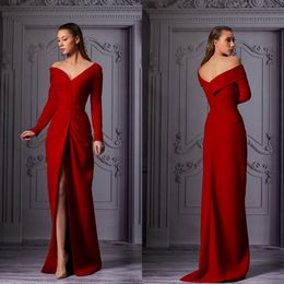 Şık Kırmızı Abiye Giyim Kapalı Omuz Uzun Kollu Abiye Ön Bölünmüş Kat Uzunluk Red Carpet Parti Elbise elbiseler de mariée