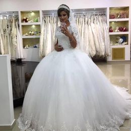 Saudi Arabic Dubai Gorgeous Ball Gown Wedding Dresses Cap Sleeve Crew Neck Lace Appliques Sequins Long Bride Formal Wedding Gowns