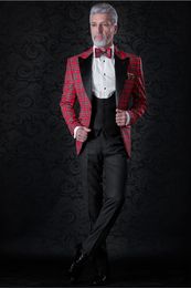 Fashionable One Button Groomsmen Peak Lapel Groom Tuxedos Men Suits Wedding/Prom/Dinner Best Man Blazer(Jacket+Pants+Tie+Vest) 692