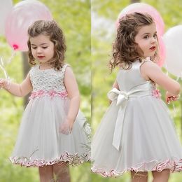 2019 New Adorable Flower Girls Dresses Applique Tiered Party Toddler Pageant Baby Birthday Gowns Kids Formal Wear First Communion Dress