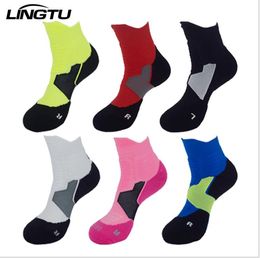 Nylon men's autumn and winter non-slip wear-resistant tube breathable and deodorant towel bottom sports socks