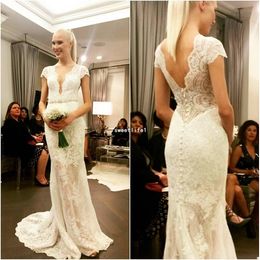 2020 Mermaid Wedding Dresses Short Cap Sleeves Lace Applique Scalloped V Neck Covered Buttons Back Custom Made Wedding Bridal Gown