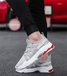 2020 Hot Sale Wild Mesh Fashion Designer Shoes Triple S Sneaker Dress De Luxe Sneakers Black Gray Men's Running Shoes