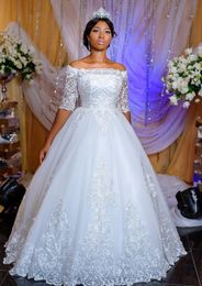Arabisch nigerianische A-Linie-Brautkleider reine Nacken halbe Ärmel Rückenless Sweep Zug Schnürung Rücken Hochzeit Brautkleider Custom Hy4143