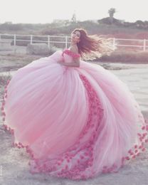 2020 Luxury Pink Arabic Ball Gown Quinceanera Dress Off Shoulder 3D Flowers Puffy Chapel Train Sweet 16 Tulle Party Prom Evening Gowns Wear