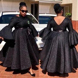 Plus Size Prom Dresses Black Poet Long Sleeves Jewel Neck Open Back Women Party Gowns With Sashes 2019 Fashion Simple Evening Dresses