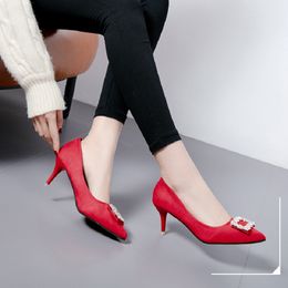 Hot Sale-Herbst hochhackige koreanische Version des spitzen Matte Stiletto niedrig, um flachen Mund einzelne Schuhe rot 1024 zu helfen