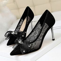 2019 Dress Shoes Women Rhinestone Heels Butterfly-Kont Fetish 8.5cm High Heels Wedding Shoes Bride Crystal Heels Size 40