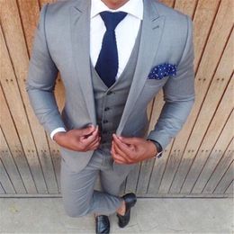 Brand New Groomsmen Peak Lapel Groom Tuxedos Light Grey Men Suits Wedding/Prom/Dinner Best Man Blazer ( Jacket+Pants+Tie+Vest ) K267