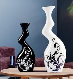 Home decorations, individuality, ceramics, crafts, creative ornaments, living room, wine cabinet, shaped couple, flower arrangement, vase de