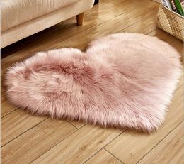 Big red plush imitation wool heart carpet mat lovely girl heart carpet decoration a wholesale price