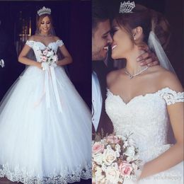 Nuovi abiti da sposa arabi sbalorditivi con scollo a cuore e spalle scoperte Abiti da sposa con lacci in tulle con perle a cuore Abiti da sposa economici vintage