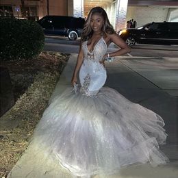 Sparkly White Mermaid Prom Dresses Sexy V Neck Beaded Lace Appliqued Evening Gowns Plus Size Cocktail Party Occasion Dress Vestidos