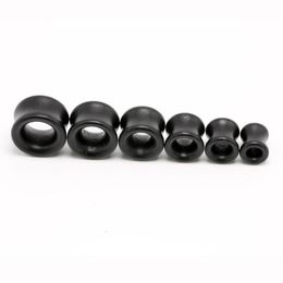 Black Western Hollow Wood Ear Plugs Tunnels Fashionable Ear Expander Body Piercing Jewellery For Men and Women