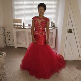 Red Mermaid Lace Backless Mother of the Bride Dresses Bateau Neck Beaded Wedding Guest Dress Sweep Train Plus Size Tulle Formal Gowns