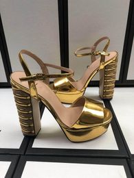 Kaufen Sie im Großhandel Wasserdichte Streichhölzer 2019 zum Großhandel Nike Air Max 270 Neue Farbabstimmung Schwarz Weiß Reagieren LW WR Mid ISPA Frauen Schuhe 27C Gift Man Wei Hero Wasserdichte Kampfschuhe