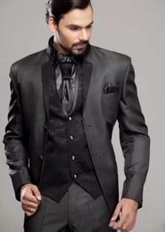 Fashionable Peak Lapel Groomsmen Two Buttons Groom Tuxedos Men Suits Wedding/Prom Best Man Blazer ( Jacket+Pants+Vest+Tie) 054