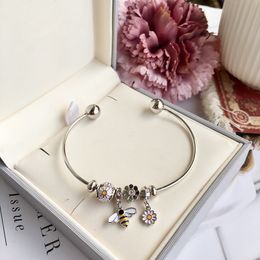 Wholesale-Designer Luxury New brand DIY Drops oil Little bee flowers opening Bracelet For Women Charm Bracelet Jewellery
